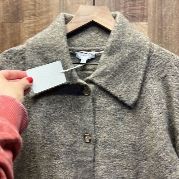 WEEKEND LOS ANGELES - Gretchen Collared Cropped Cardigan - Picture 5 of 8